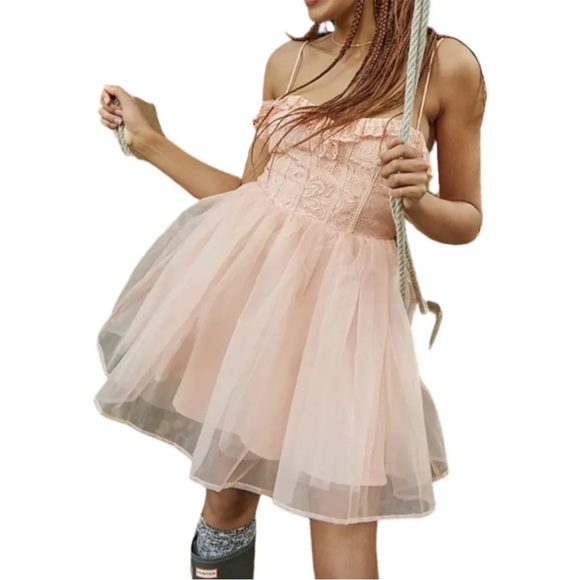 Urban Outfitters Love Triangle Pink Lace Dress-Small, NWT - Picture 2 of 10